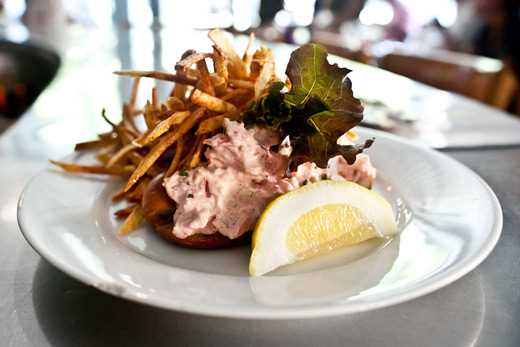 Marys Fish Camp – Lobster Roll